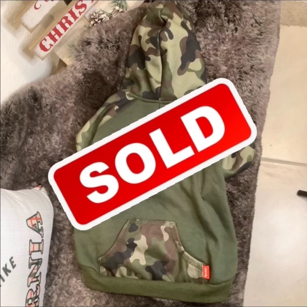 NWT🆕 dog fleece zip up hoodie Medium